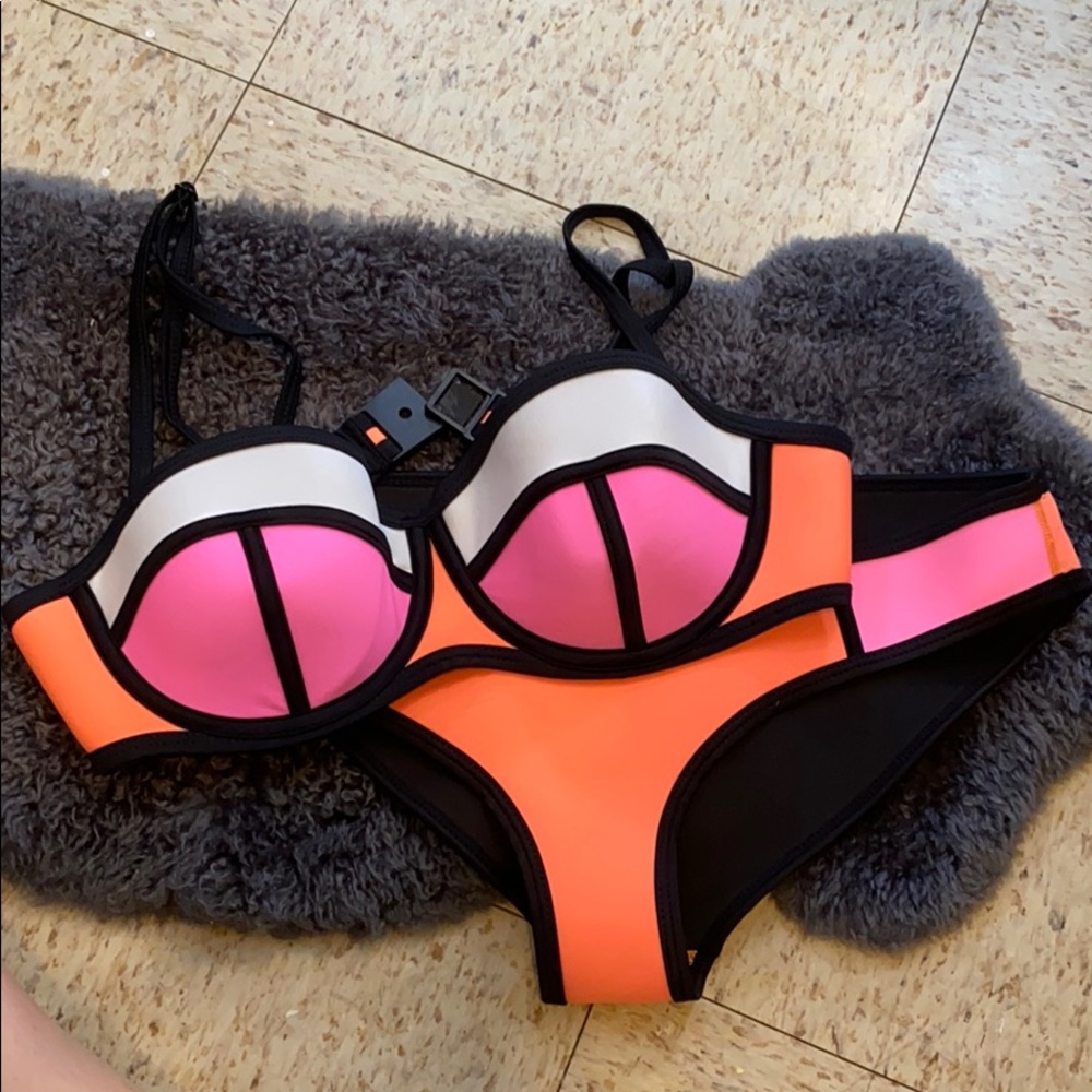 Triangl orange and pink bikini
